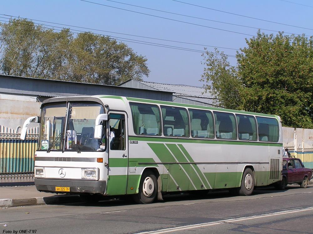 Maskava, Mercedes-Benz O303-15RHH № АМ 225 36