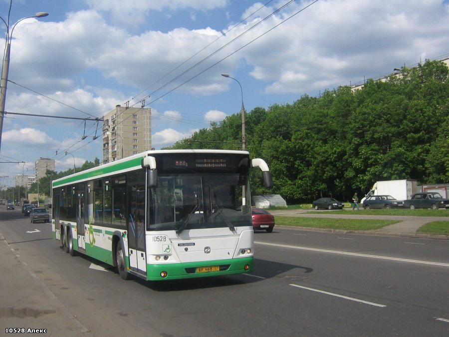 Moskva, GolAZ-6228 č. 10528