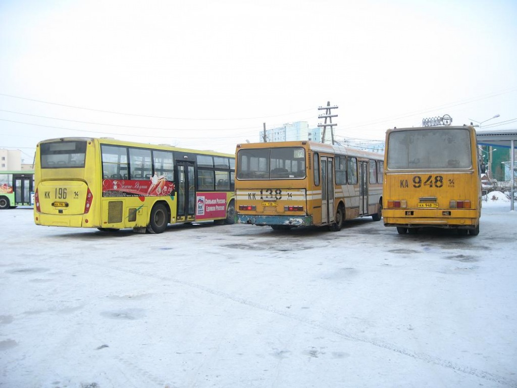 Sacha (Jakucja), LiAZ-5256.08 Nr КК 138 14; Sacha (Jakucja), Ikarus 260.50 Nr КА 948 14