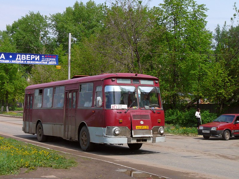 Автобусы воткинск. Автобус Воткинск. Автобус ЛИАЗ Удмуртавтотранс. АТП Воткинск автобусы. Автовокзал Воткинск.