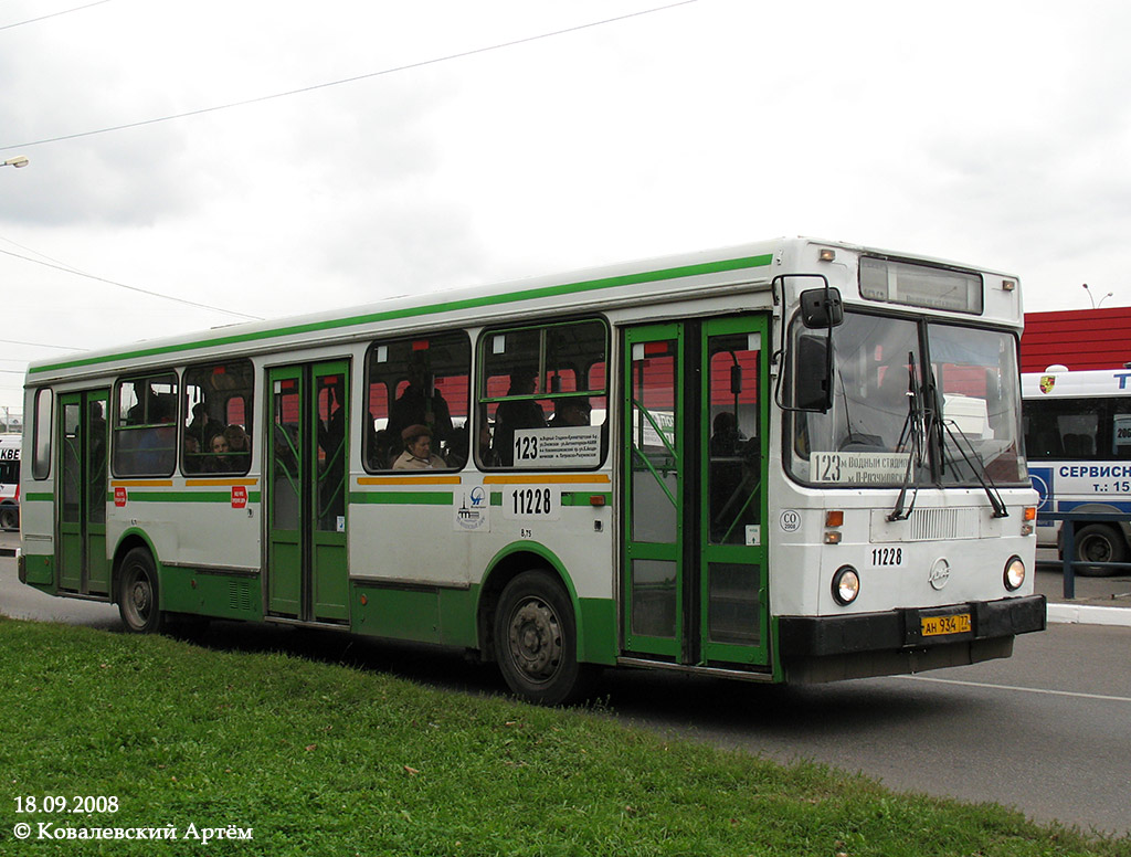 Москва, ЛиАЗ-5256.25 № 11228