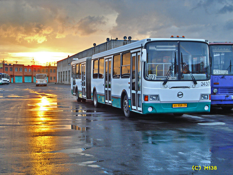 Санкт-Петербург, ЛиАЗ-6212.00 № 2437