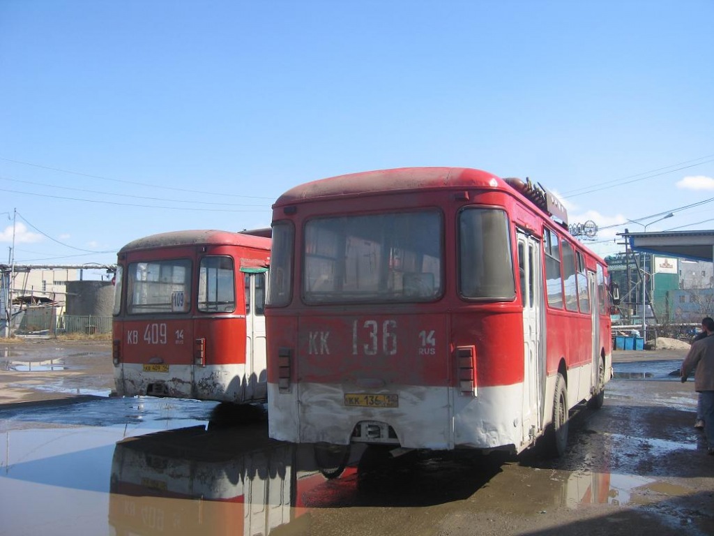 Саха (Якутия), ЛиАЗ-677М (ТоАЗ) № КВ 409 14; Саха (Якутия), ЛиАЗ-677МС № КК 136 14