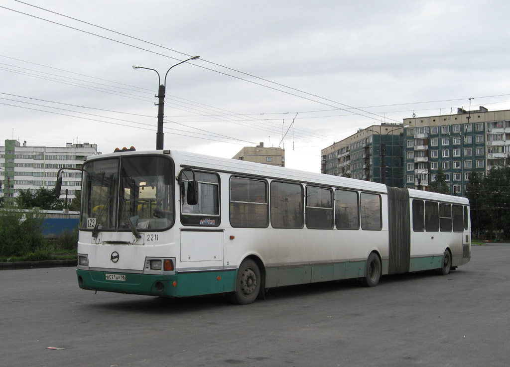 Санкт-Пецярбург, ЛиАЗ-6212.00 № 2211