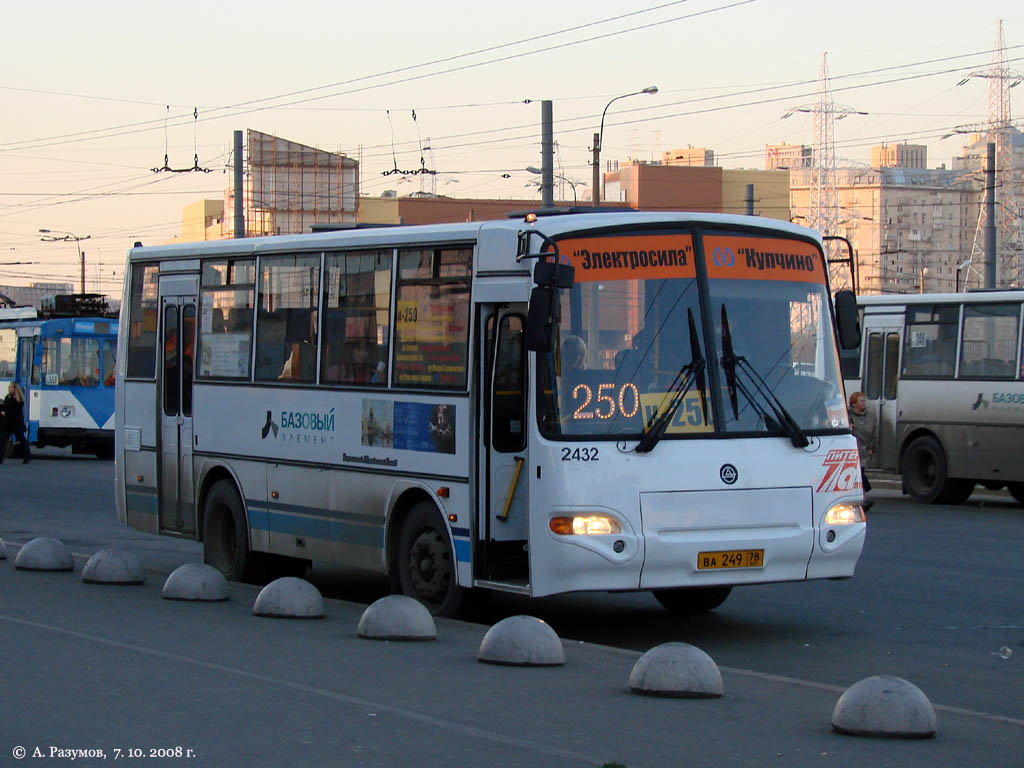 Санкт-Петербург, КАвЗ-4235-03 № 2432