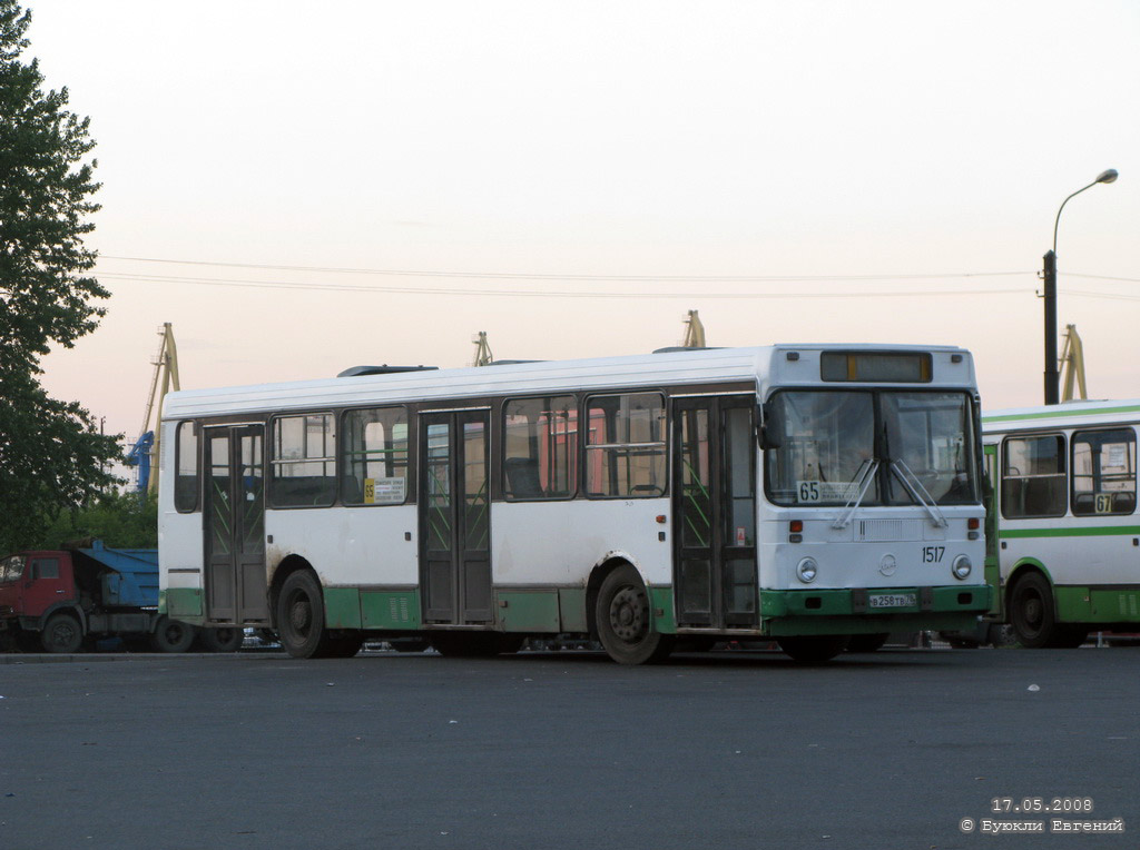 Sanktpēterburga, LiAZ-5256.25 № 1517