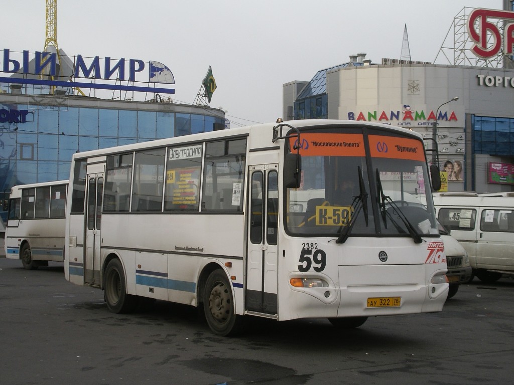 Sankt Petersburg, KAvZ-4235-03 Nr. 2382