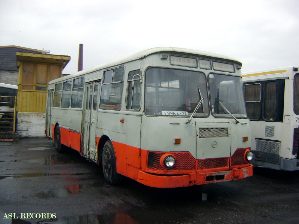 Sankt Petersburg, LiAZ-677MB Nr У 896 АА 98