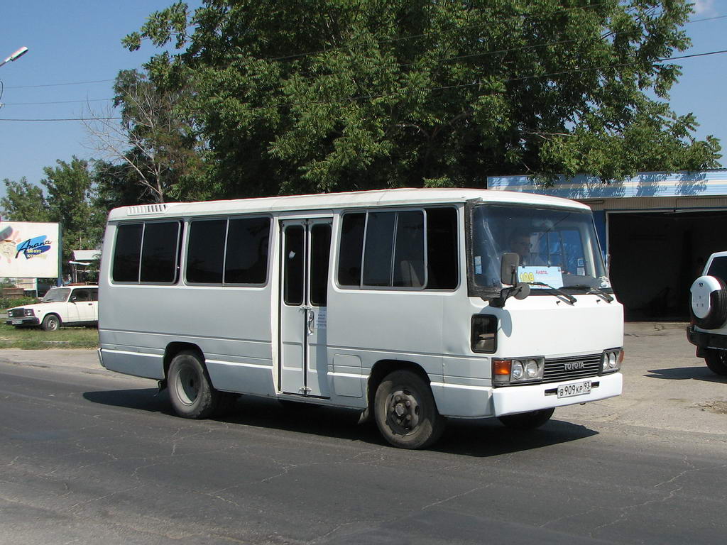 Краснодарский край, Toyota Coaster (II B20/B30) № В 909 КР 93