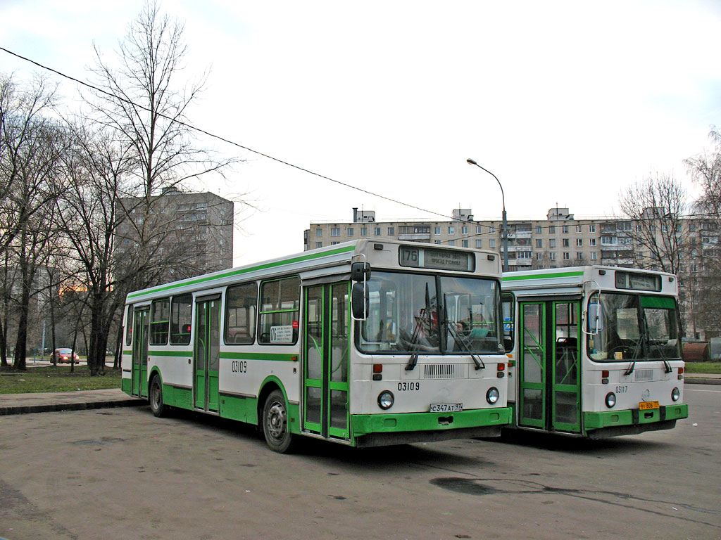 Moskva, LiAZ-5256.25 č. 03109