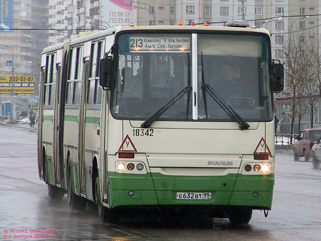 Moskau, Ikarus 280.33M Nr. 18342