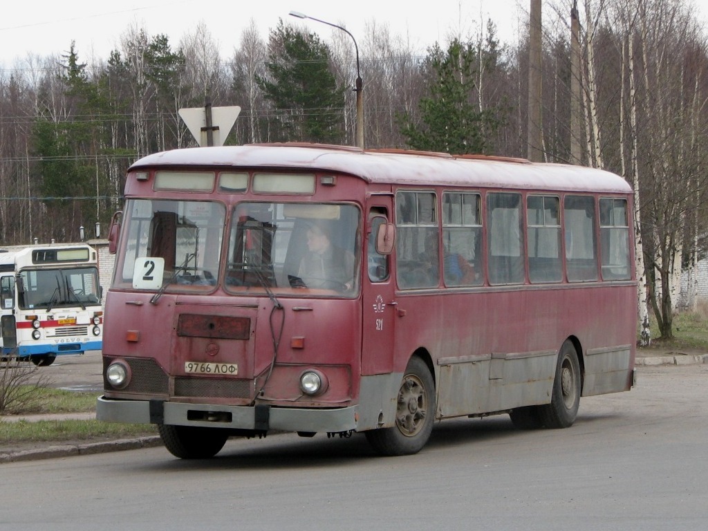 Ленинградская область, ЛиАЗ-677М № 521