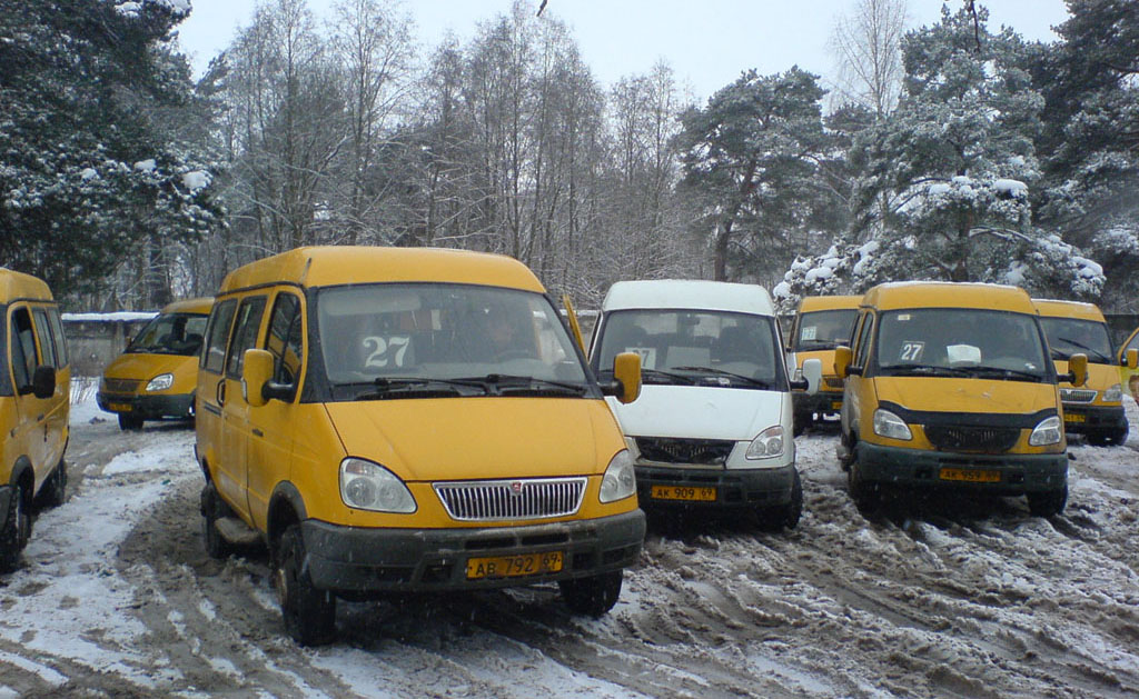 Tverės regionas, GAZ-322132 (XTH, X96) Nr. АВ 792 69; Tverės regionas, GAZ-322132 (XTH, X96) Nr. АК 959 69; Tverės regionas — Route cabs of Tver (2000 — 2009).