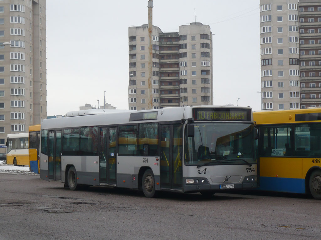 Литва, Volvo 7700 № 754