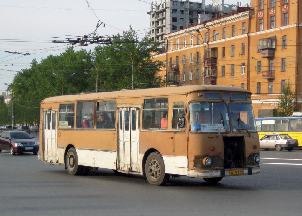 Свердловская область, ЛиАЗ-677М № 242