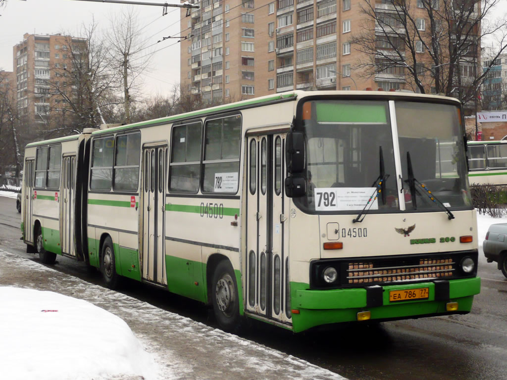 Moskwa, Ikarus 280.33M Nr 04500