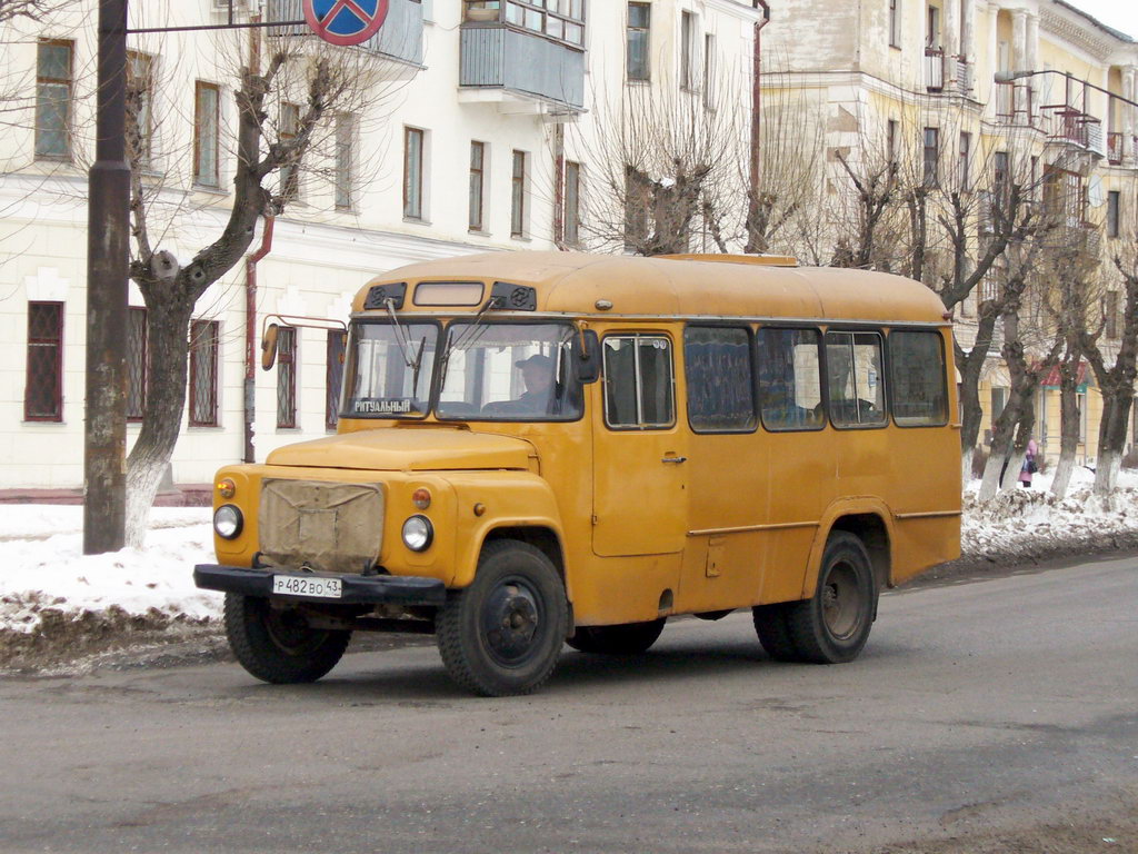 Кировская область, КАвЗ-3271 № Р 482 ВО 43