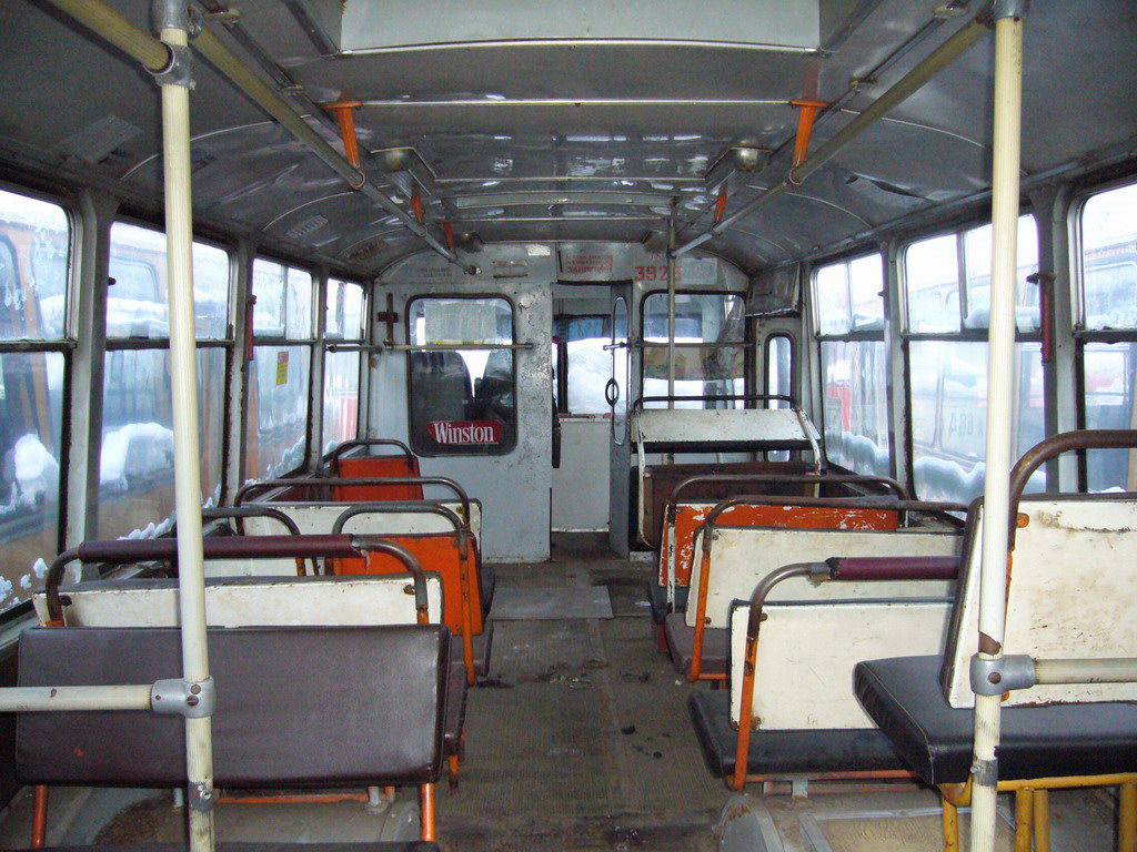 Т ч автобус. ЛИАЗ 677 салон. ЛИАЗ 677 С учебной кабиной. ЛИАЗ 677 учебный салон. ЛИАЗ-677 кабина.