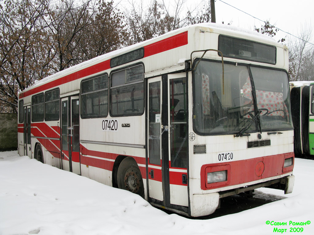 Moskva, Mercedes-Benz O325 č. 07420