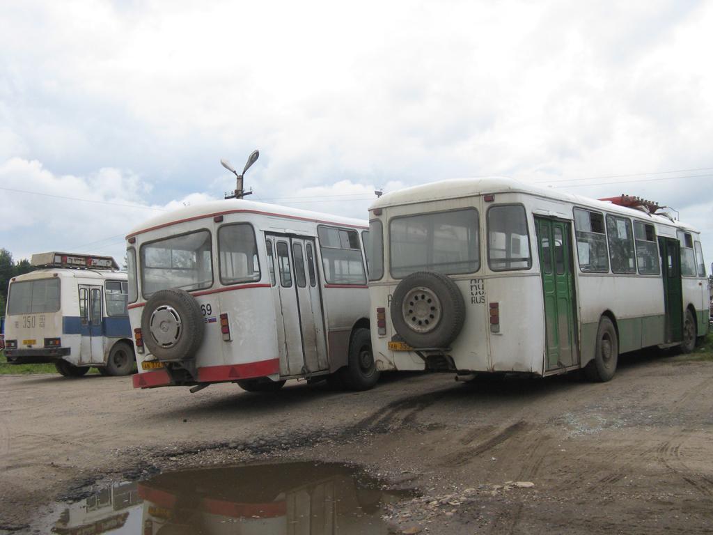 Tverská oblast, LiAZ-677M (YaAZ) č. АВ 355 69