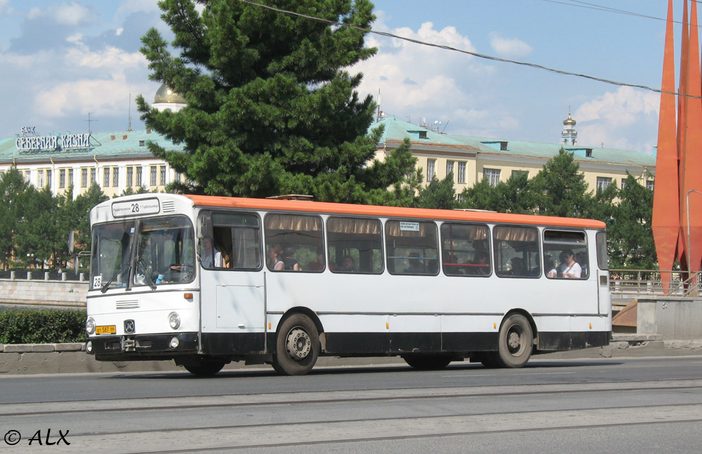 Свердловская область, Mercedes-Benz O305 № ВТ 587 66