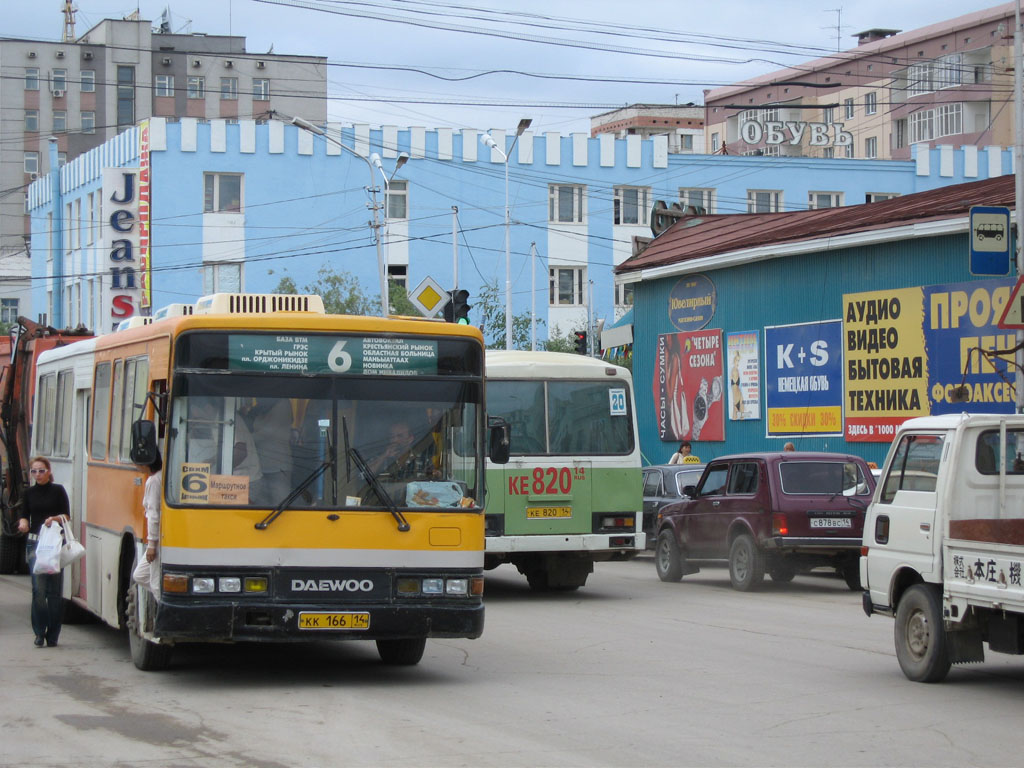 Саха (Якутия), Daewoo BS106 Hi-Power № КК 166 14; Саха (Якутия), ПАЗ-3205 (00) № КЕ 820 14