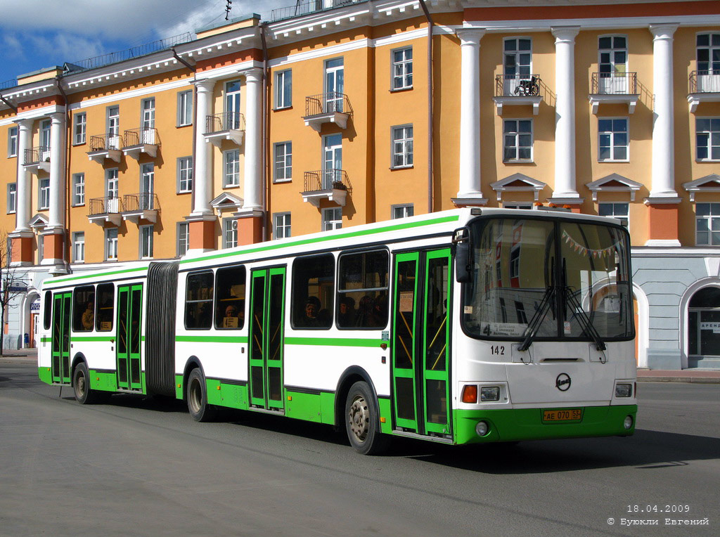 Novgorod region, LiAZ-6212.00 # 142