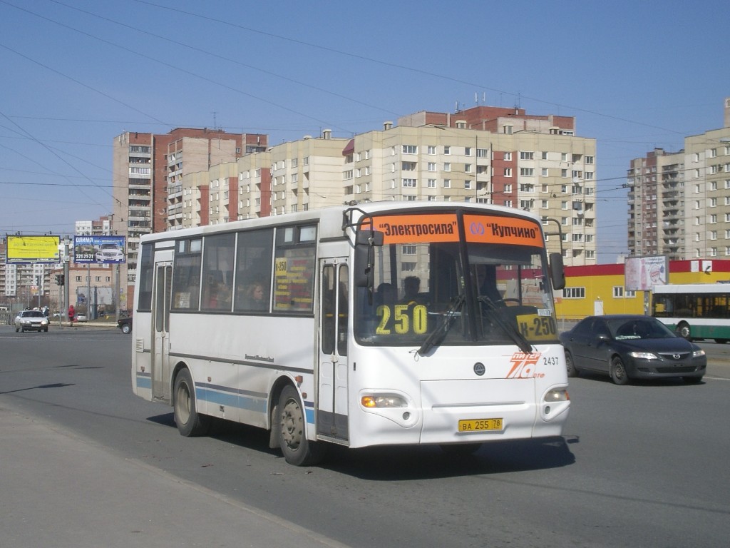 Санкт-Петербург, КАвЗ-4235-03 № 2437