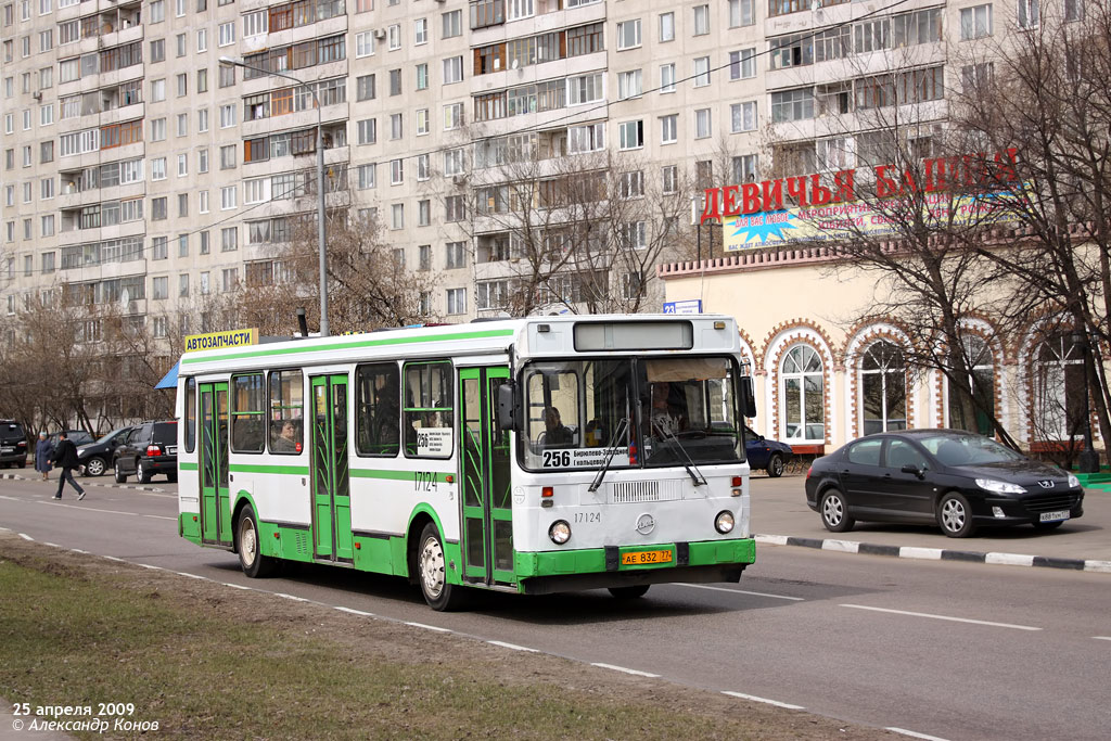 Moskwa, LiAZ-5256.25 Nr 17124