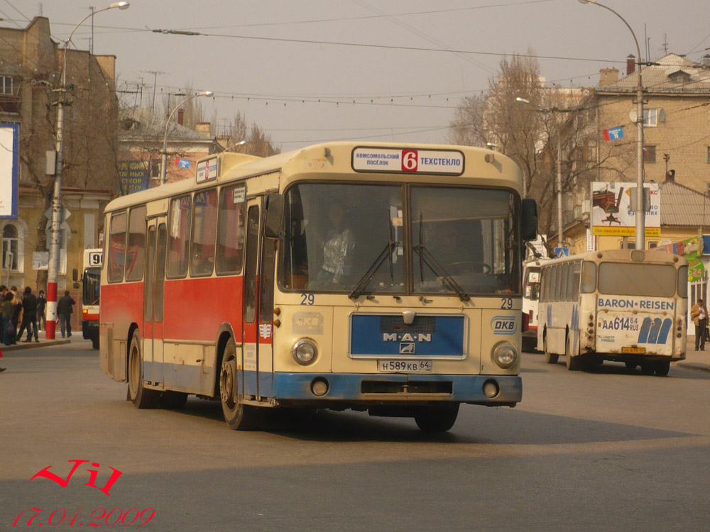 Obwód saratowski, MAN 192 SL200 Nr Н 589 КВ 64; Obwód saratowski, Mercedes-Benz O305 Nr АА 614 64