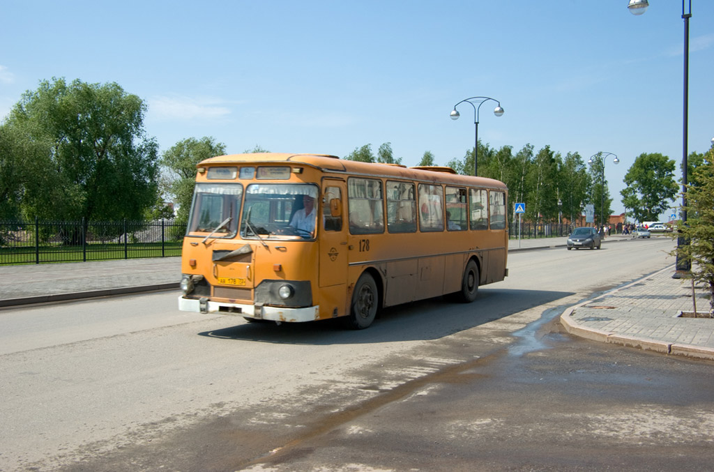 Тюменская область, ЛиАЗ-677М № 178