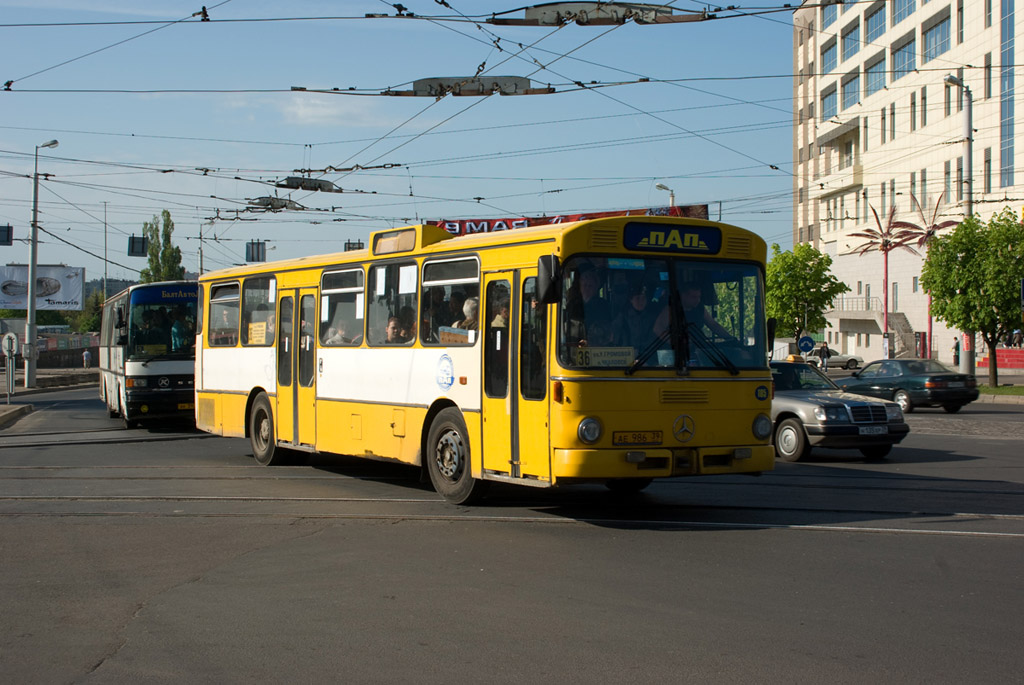 105 автобус калининград. Mercedes o305 Калининград. Mercedes-Benz o305 автобус. Автобус Мерседес Бенц Калининград. Автобус Мерседес о305.