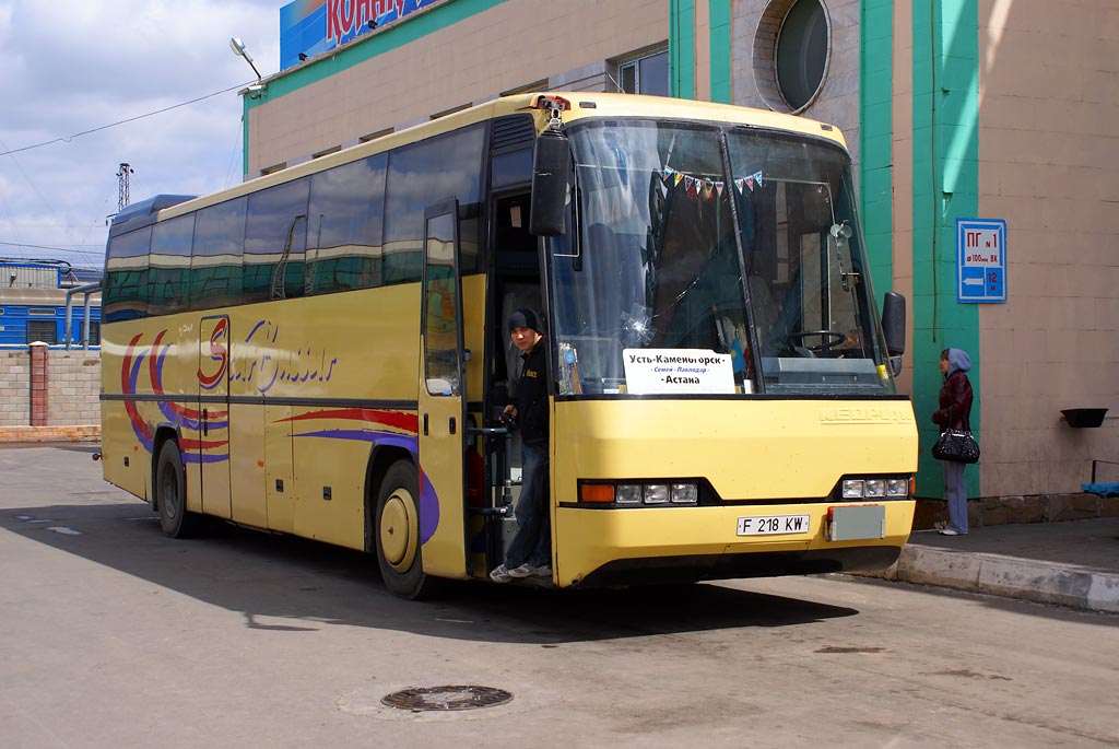 Восточно-Казахстанская область, Neoplan N316SHD Transliner № F 218 KW