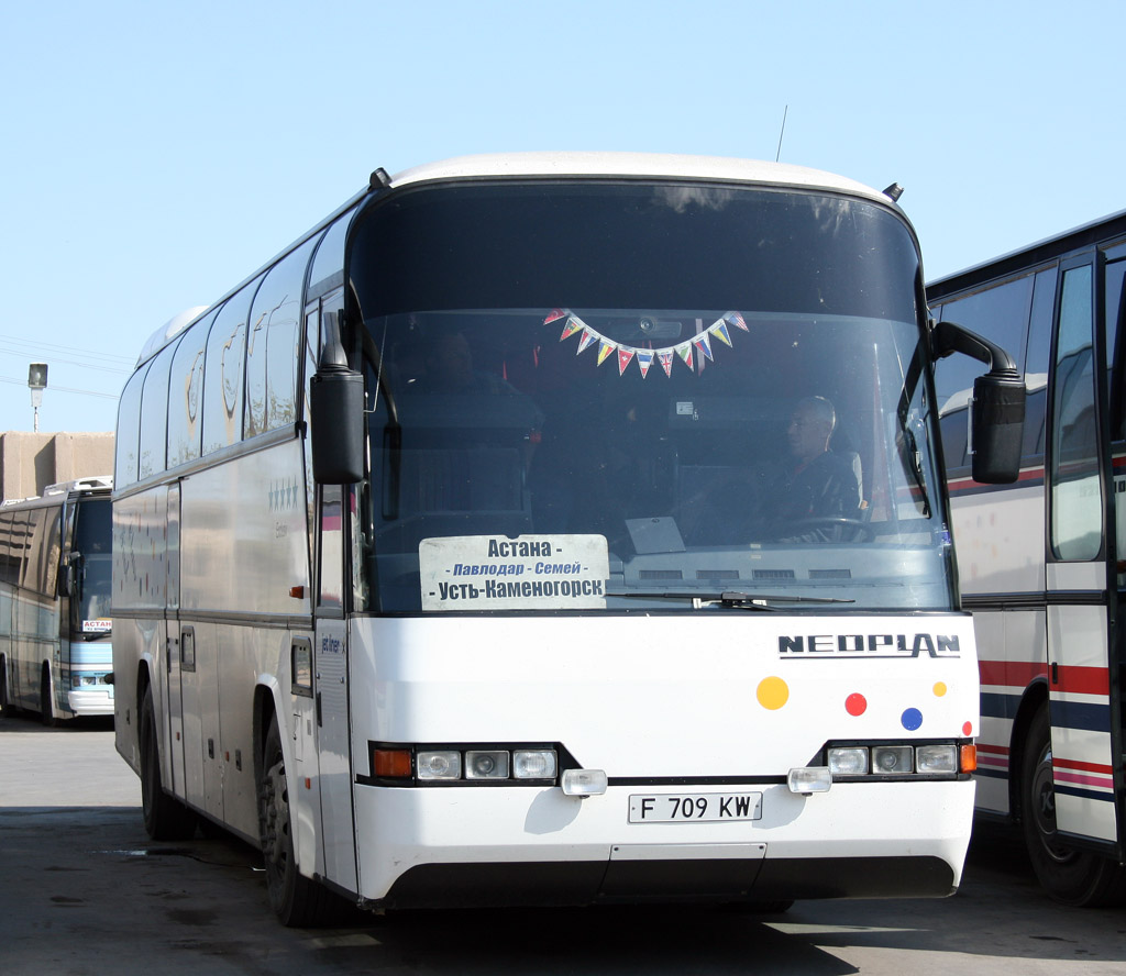 Восточно-Казахстанская область, Neoplan N216SHD Jetliner № F 709 KW — Фото  — Автобусный транспорт