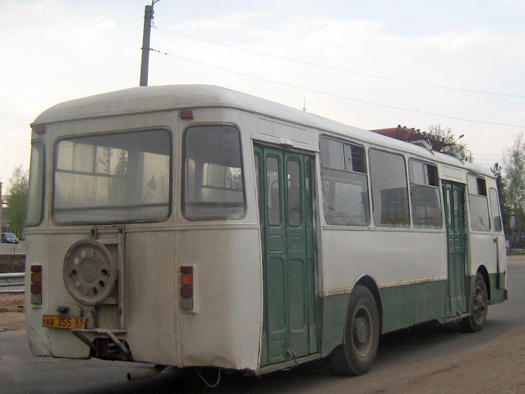 Tverská oblast, LiAZ-677M (YaAZ) č. АВ 355 69