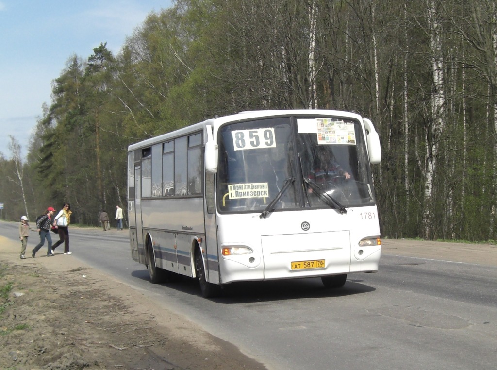 Санкт-Петербург, КАвЗ-4238-00 № 1781