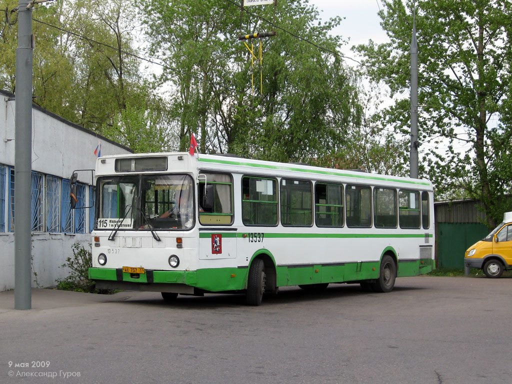 Moskau, LiAZ-5256.25 Nr. 13537