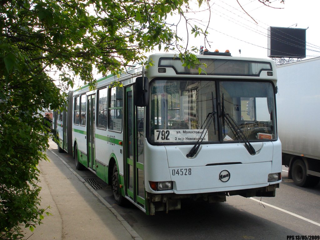 Moskva, LiAZ-6212.00 č. 04528