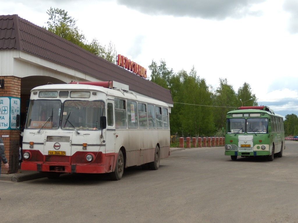 Tverės regionas, LiAZ-677M Nr. АВ 366 69; Tverės regionas, LiAZ-677M (YaAZ) Nr. АВ 367 69