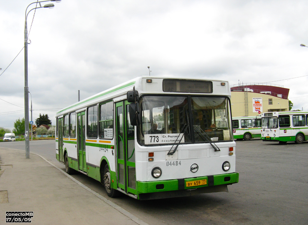 Moskva, LiAZ-5256.25 č. 04484