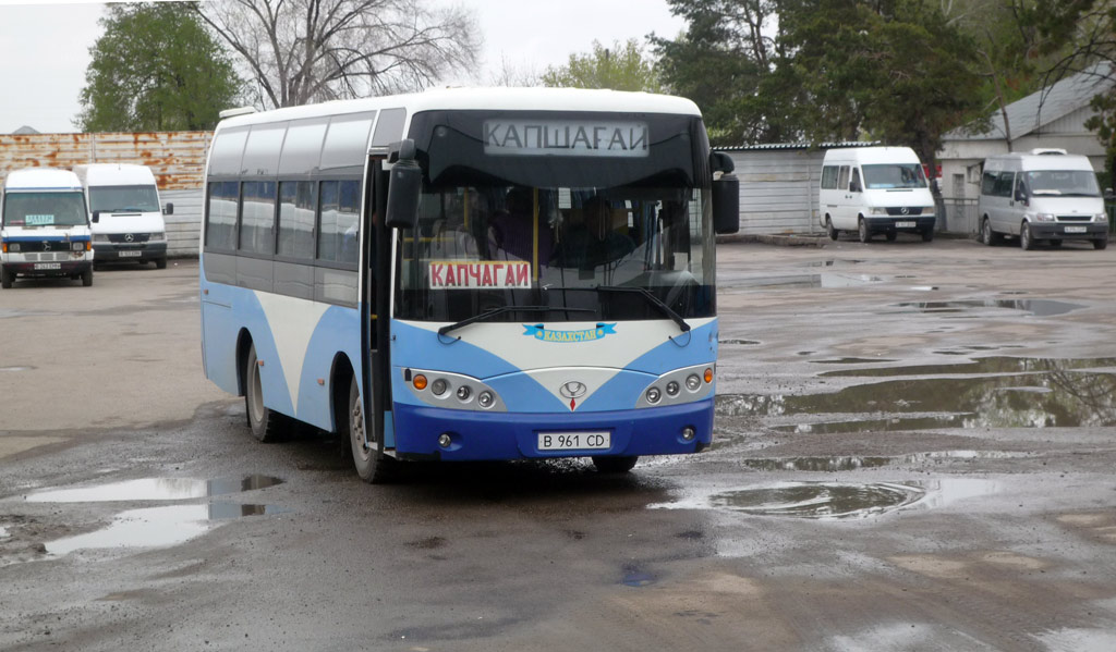 Алматинская область, YouYi ZGT6760CU № B 961 CD
