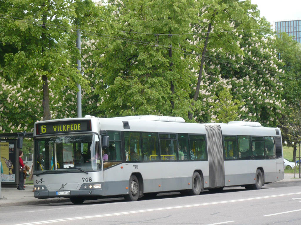 Литва, Volvo 7700A № 748