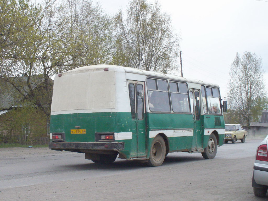 Kirov region, PAZ-3205 (00) # АА 824 43