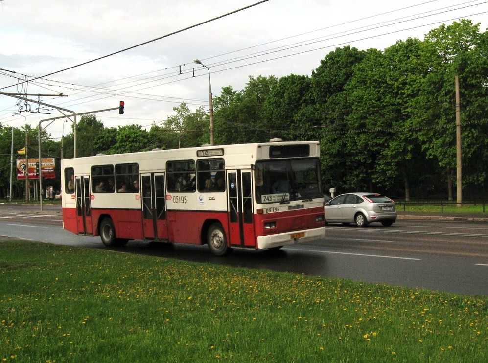 Москва, Mercedes-Benz O325 № 05195