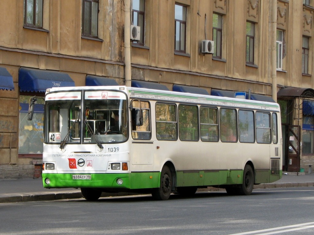 Санкт-Петербург, ЛиАЗ-5256.25 № n039