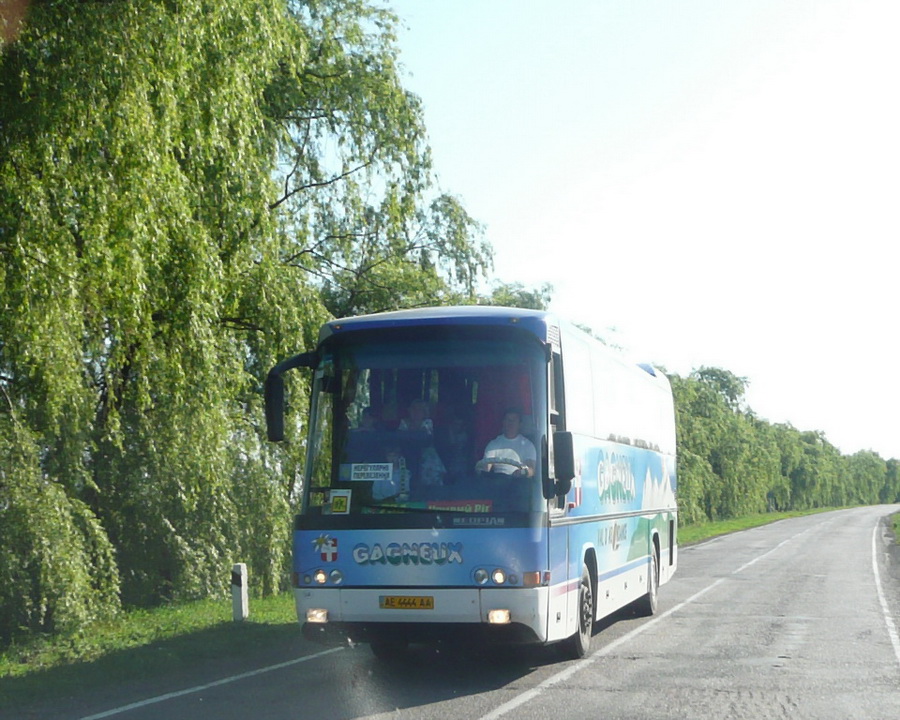 Днепропетровская область, Neoplan N316SHD Transliner Neobody № AE 4444 AA