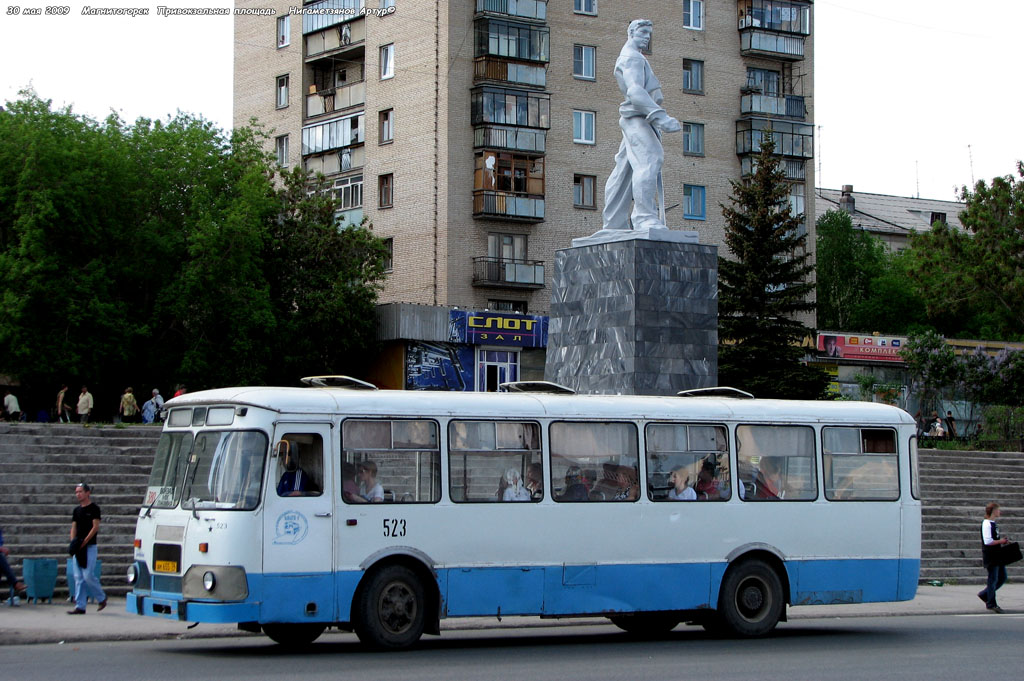 Автобус магнитогорск. ЛИАЗ 677 Магнитогорск. Общественный транспорт Магнитогорск. Экскурсия по Магнитогорску автобусная.