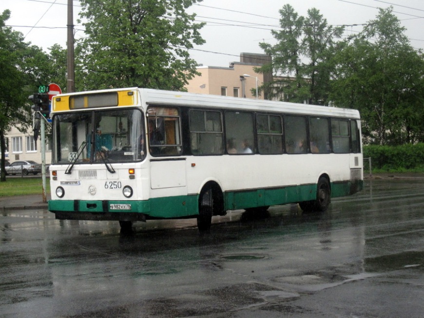 Санкт-Пецярбург, ЛиАЗ-5256.25 № 6250