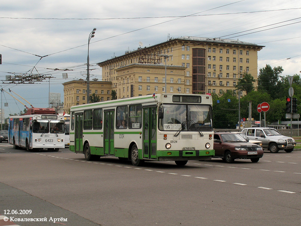 Москва, ЛиАЗ-5256.25 № 03124