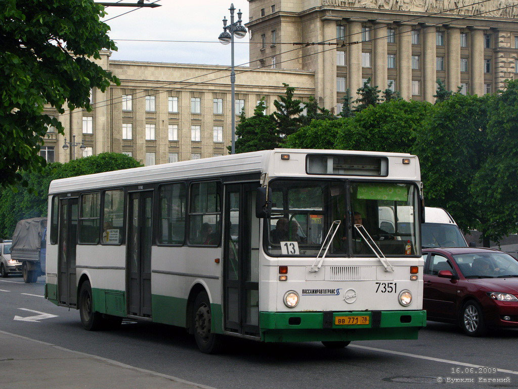 Sankt Peterburgas, LiAZ-5256.00 Nr. 7351